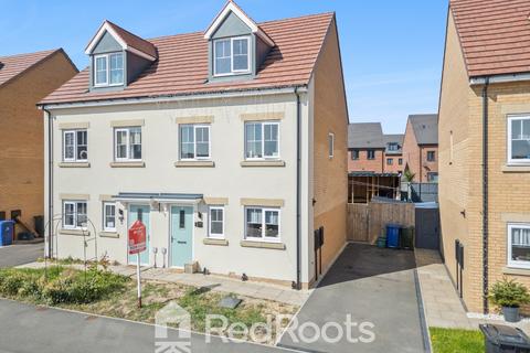 3 bed property, in Tulip Drive, £240,000
