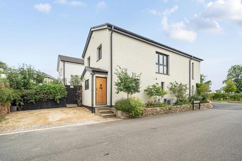 3 bed property, in Graven Hill, £625,000