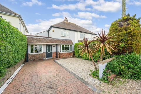 4 bed property, in Barn Road, £550,000