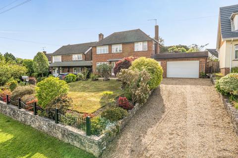 3 bed property, in Park Road, £640,000