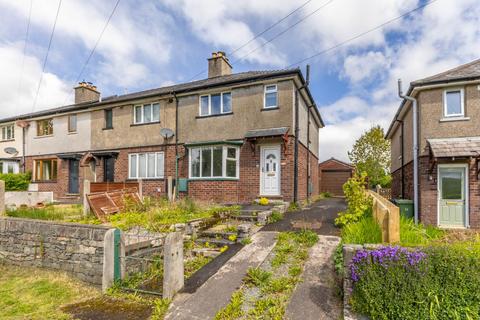 3 bed property, in 6 Castle Rise, £250,000