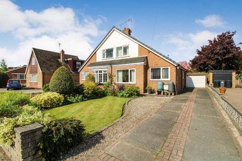 3 bed property, in Chain Lane, £285,000