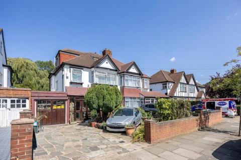 5 bed property, in Norval Road, £850,000