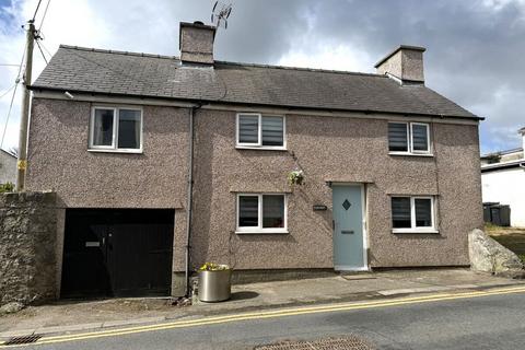 3 bed property, in Chapel Street, £199,950