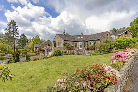 3 bed property, in Coombs Road, £950,000