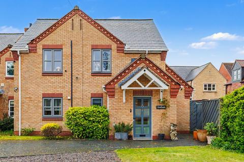 3 bed property, in Todenham Road, £562,000