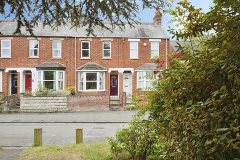 3 bed property, in Cowley Road, £425,000