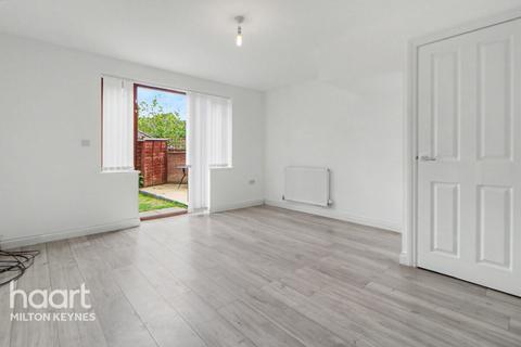 2 bed property, in Miserden Crescent, £270,000