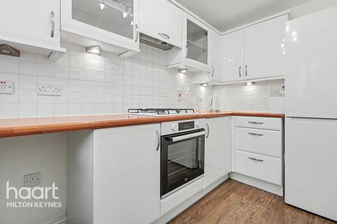 2 bed property, in Miserden Crescent, £280,000