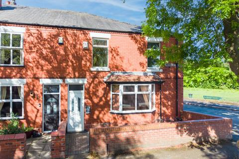 4 bed property, in Ashwood Avenue, £240,000