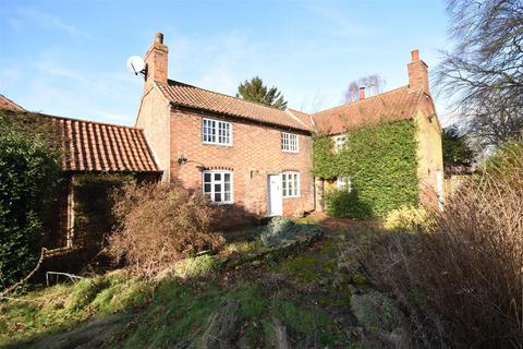 3 bed property, in Town Street, £550,000
