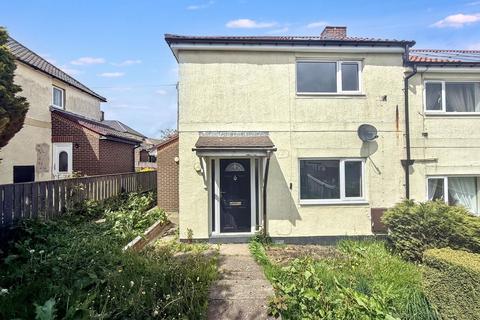 2 bed property, in Kirkfield Gardens, £70,000