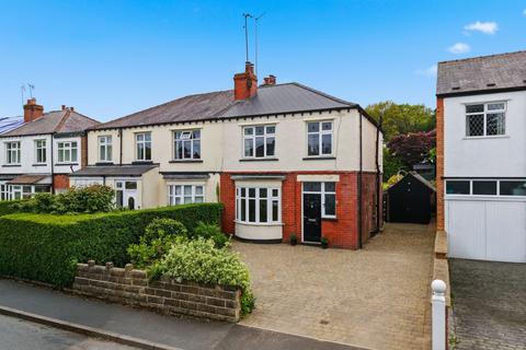3 bed property, in Dobcroft Avenue, £450,000