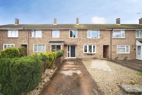 3 bed property, in Lyngford Road, £280,000