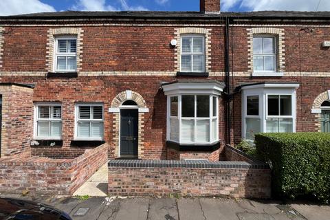 3 bed property, in Gillbrook Road, £500,000