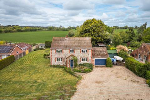 4 bed property, in St. Giles Road, £650,000