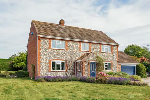 4 bed property, in St. Giles Road, £650,000