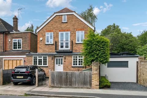 5 bed property, in Suffolk Road, £2,100,000