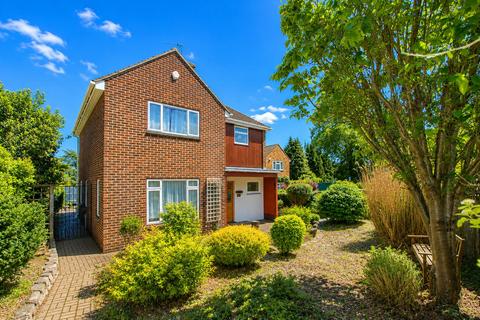 3 bed property, in London Road, £500,000
