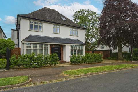 5 bed property, in Leicester, £925,000