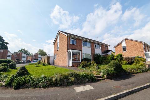 3 bed property, in Deane Drive, £280,000