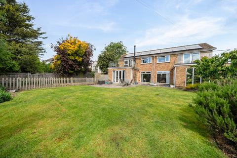 4 bed property, in Grove Road, £625,000