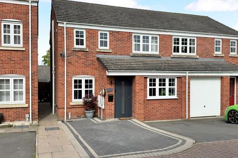 3 bed property, in Windlass Drive, £260,000