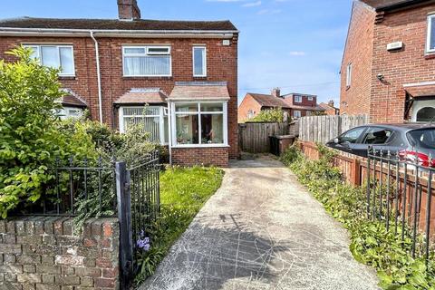 2 bed property, in Beal Drive, £100,000
