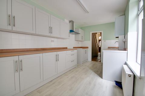 3 bed property, in PEARTREE GREEN! NO CHAIN! STYLISH NEWLY FITTED KITCHEN!, £265,000