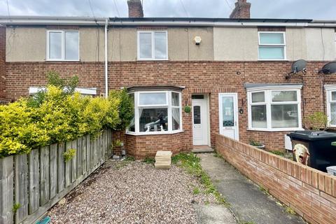 2 bed property, in Churchfield Road, £150,000