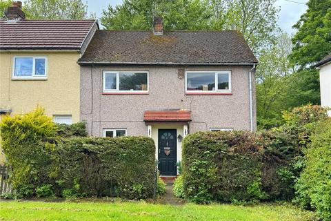 2 bed property, in Woodside Crescent, £135,000