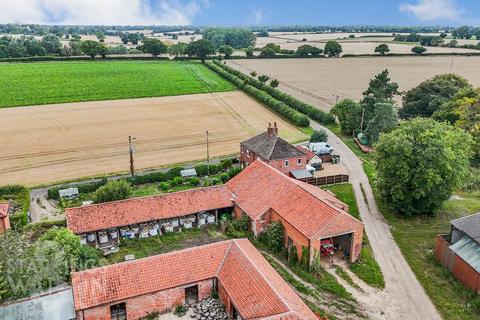 4 bed property, in Moulton St. Mary, £230,000