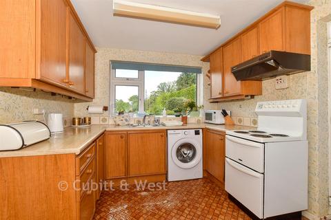 4 bed property, in St. Leonard's Road, £575,000