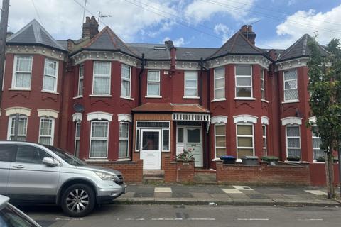 4 bed property, in Geary Road, £899,000