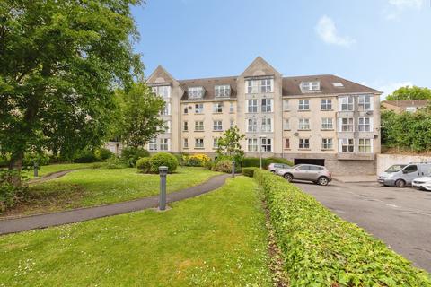 2 bed property, in Fishponds Road, £135,000