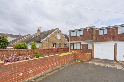 3 bed property, in Hills View Road, £90,000
