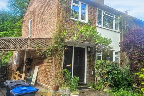 3 bed property, in Famet Walk, £450,000