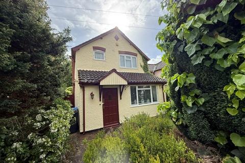 3 bed property, in 5 Corie Road, £275,000