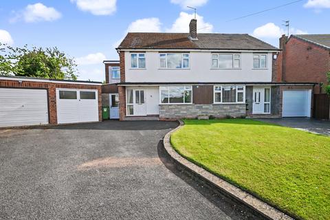 4 bed property, in Thirlmere Close, £375,000