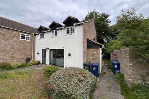 1 bed property, in Elm Road, £115,000