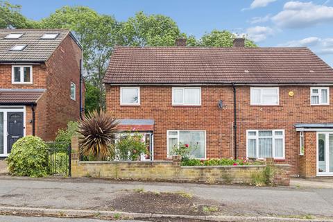 3 bed property, in Ashridge Drive, £425,000