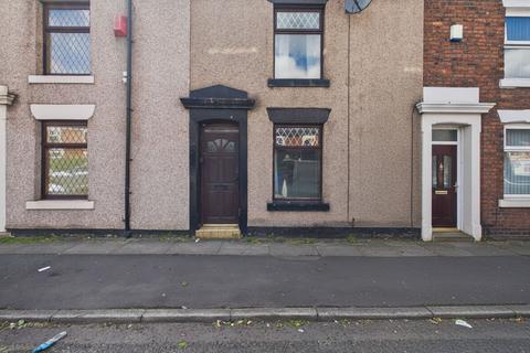 2 bed property, in Bolton Road, £79,950