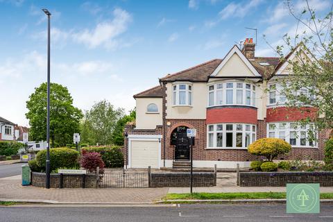 4 bed property, in Ringwood Way, £1,200,000