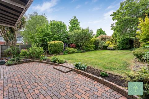4 bed property, in Ringwood Way, £1,150,000