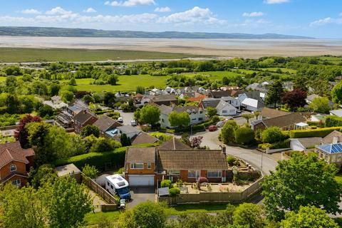 4 bed property, in Redstone Drive, £695,000