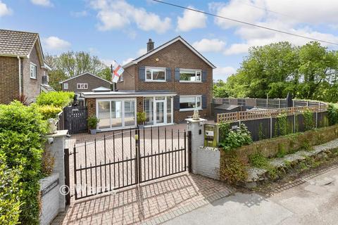 3 bed property, in Mongeham Church Close, £585,000