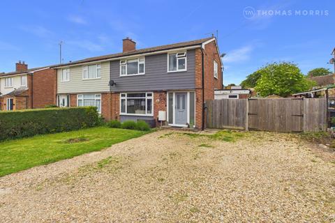 3 bed property, in Roman Way, £375,000