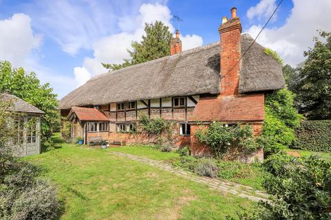 4 bed property, in Stoke, £1,000,000