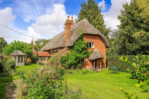 4 bed property, in Stoke, £1,000,000