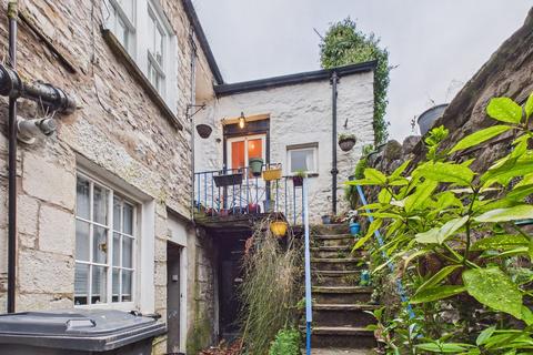 1 bed property, in 2 Pembroke Cottage, £100,000